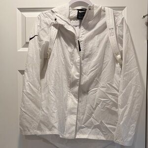 Nike Youth XL White Lightweight Jacket, Folds into a Backpack
